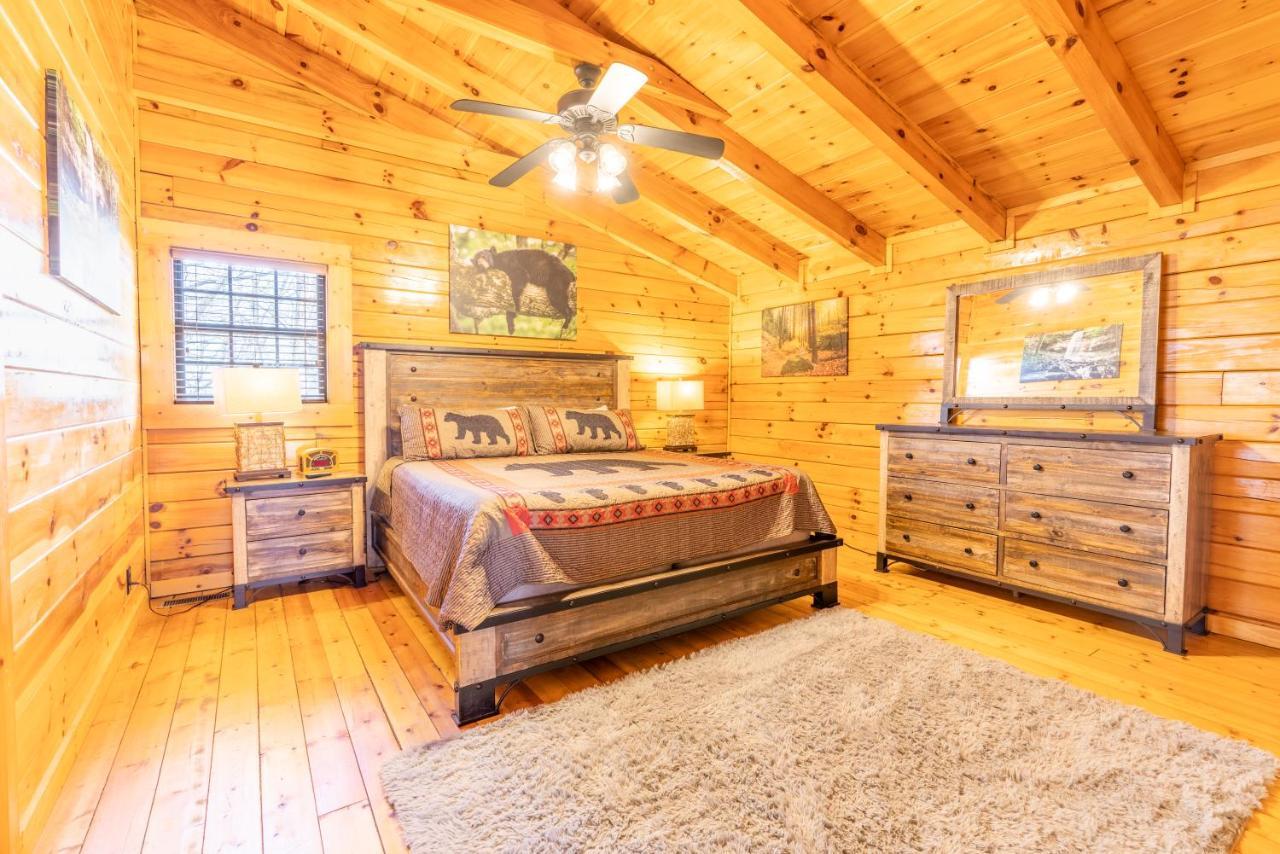 Hébergement de vacances Comfort Bearway To Heaven W Private Hot Tub Pigeon Forge